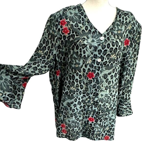 Stunning! Y2K Leopard Print Blouse,No Size, Button Up ,Flare Wrists,Gypsy,Office - Picture 2 of 7